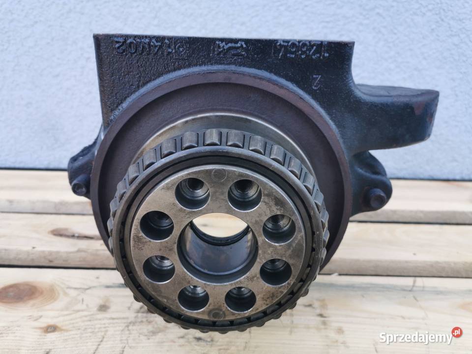 Zwrotnica lewy przód Massey Ferguson 8925 Wilkowo