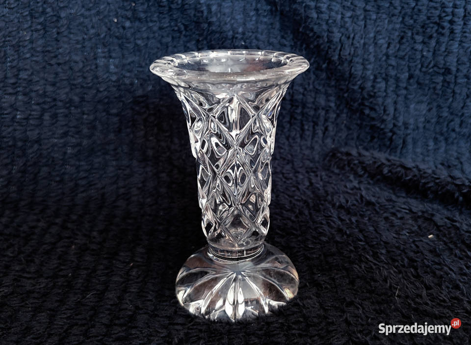 Kryształowy wazonik na konwalie