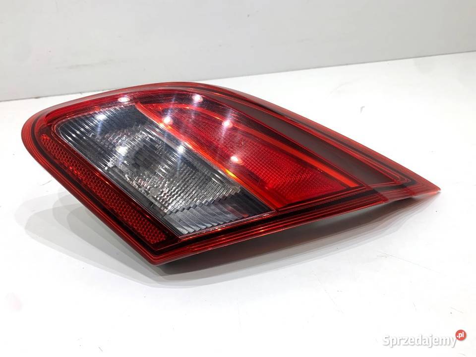 LAMPA TYŁ PRAWA WEWNĘTRZNA OPEL CORSA E 39012624