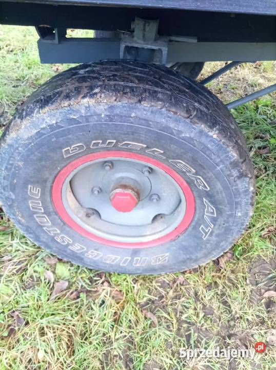 Przyczepa ciągnikowa solidna