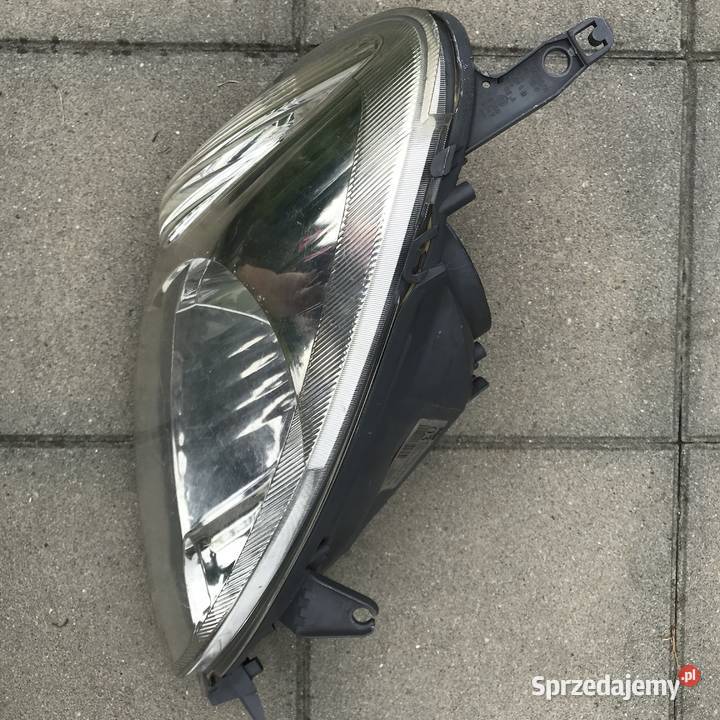 Lampa przednia prawa Toyota Yaris I Lampy przednie Kraków sprzedam