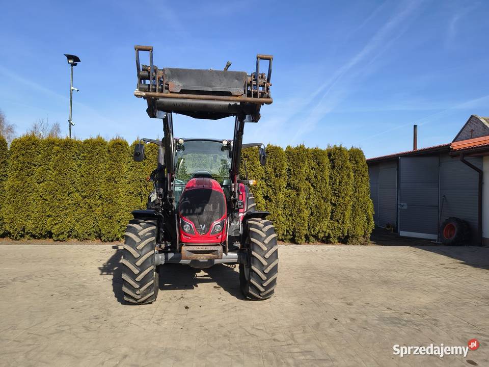 Valtra A134 z ładowaczem Grabów Szlachecki