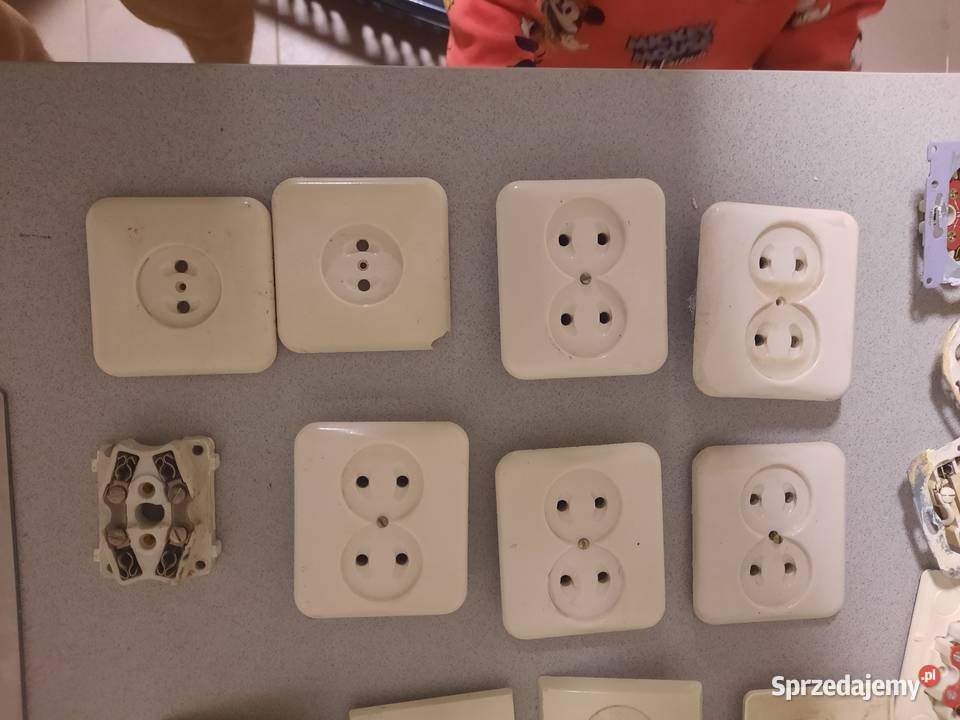 Stare gniazdkaelektryczne kontakty vintage