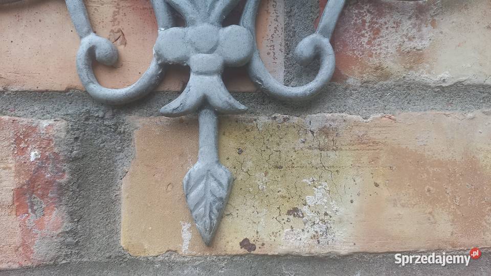 Świecznik metalowy wiszący na scianę 8 świec 688 Gawroniec