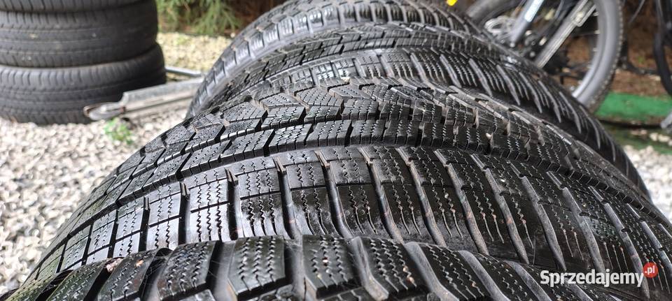 Komplet 4ch opony zimowe Hankook 22545R18 Wałdowo Szlacheckie