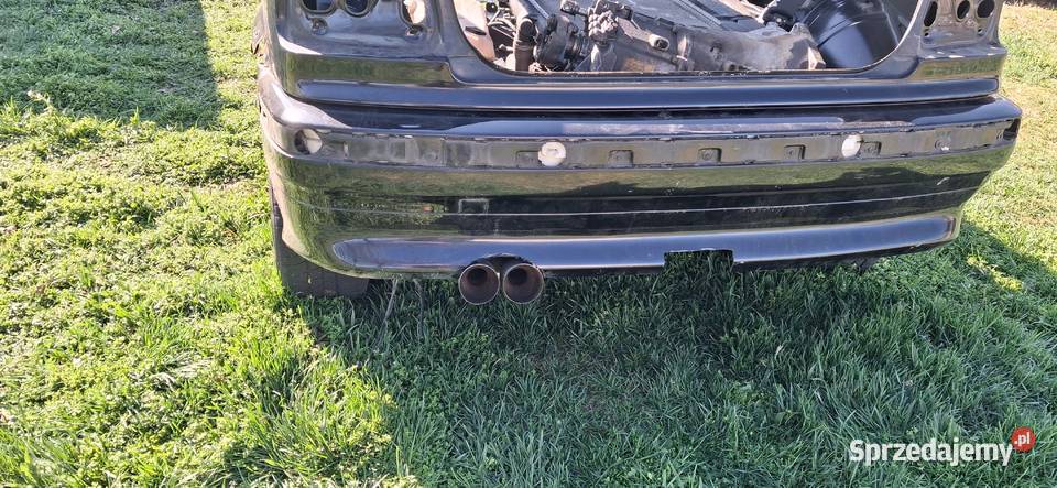 Części e36 compact 19 osobowe Dzierzązna sprzedam