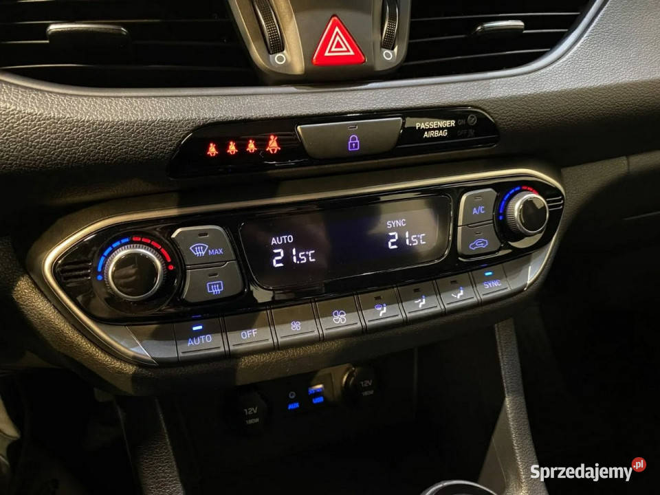 Hyundai i30 III 2017 Sadlno