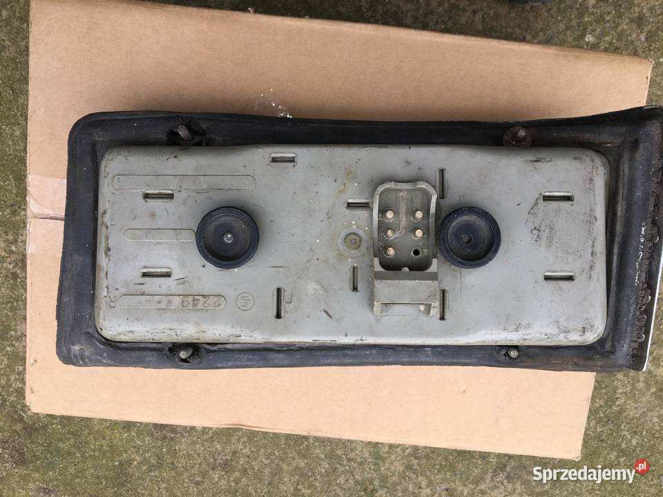 Mercedes W114 lampa prawa tył Osieczna sprzedam