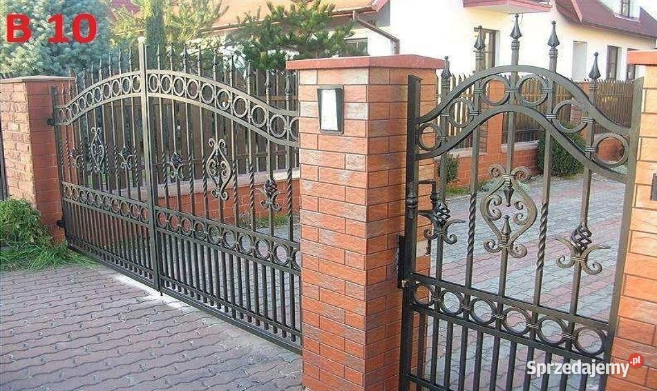 Brama wjazdowa skrzydłowa kuta do domu posesji Kraków