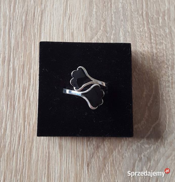 Nowy pierścionek czarne liście srebrny kolor Szczecin