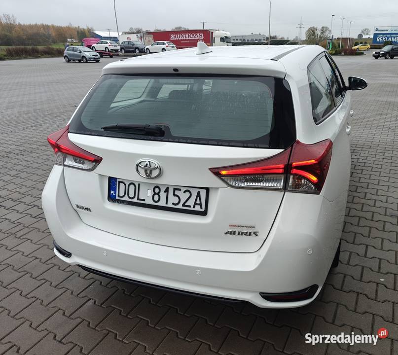Toyota Auris II lift 2017 16 132 benzynaLPG Auris Augustów