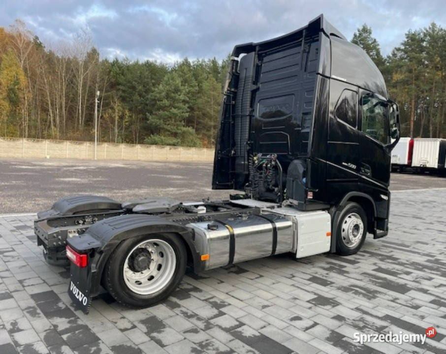 Volvo FH 500 LowDeck Nowy model Złoty kontrakt Motoryzacja Daleszyce