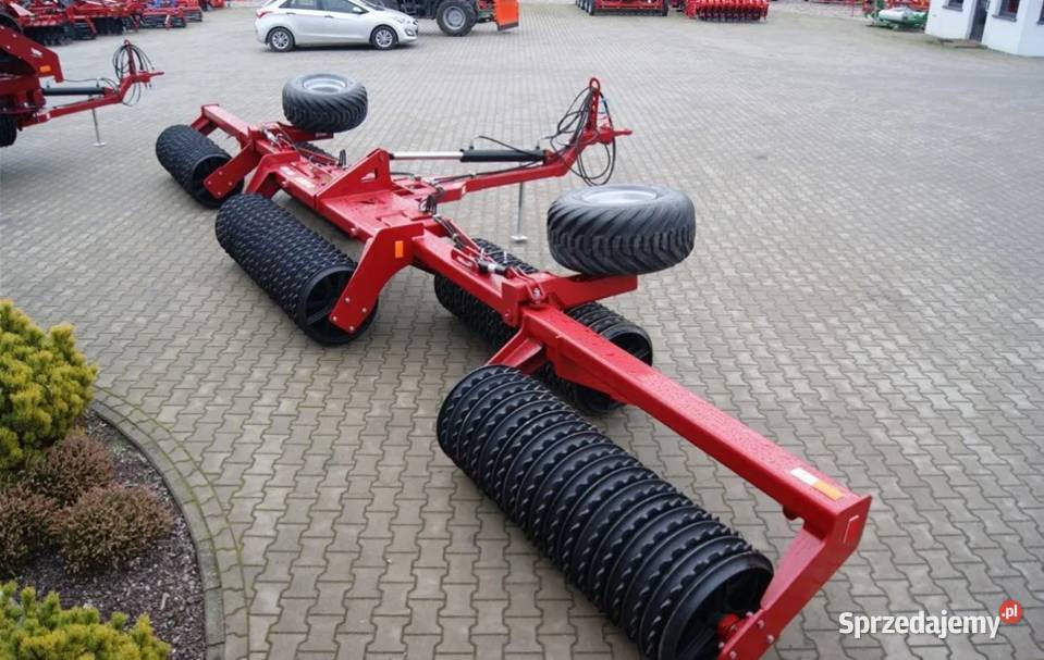 Wał uprawowy LUPUS o szerokości 90 m Ciechanów