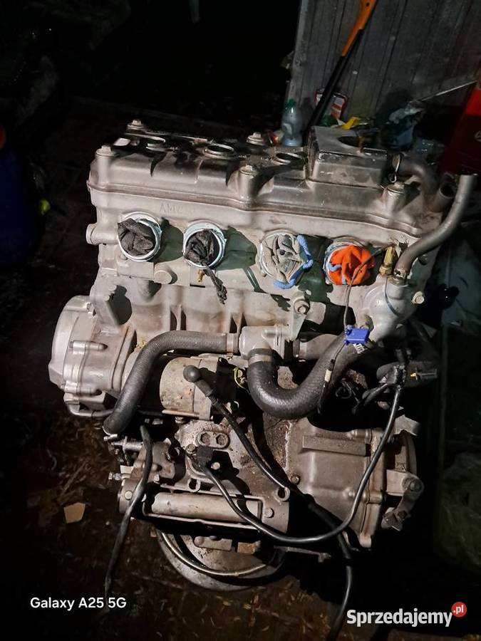 Silnik honda cbr900 sc33 96r