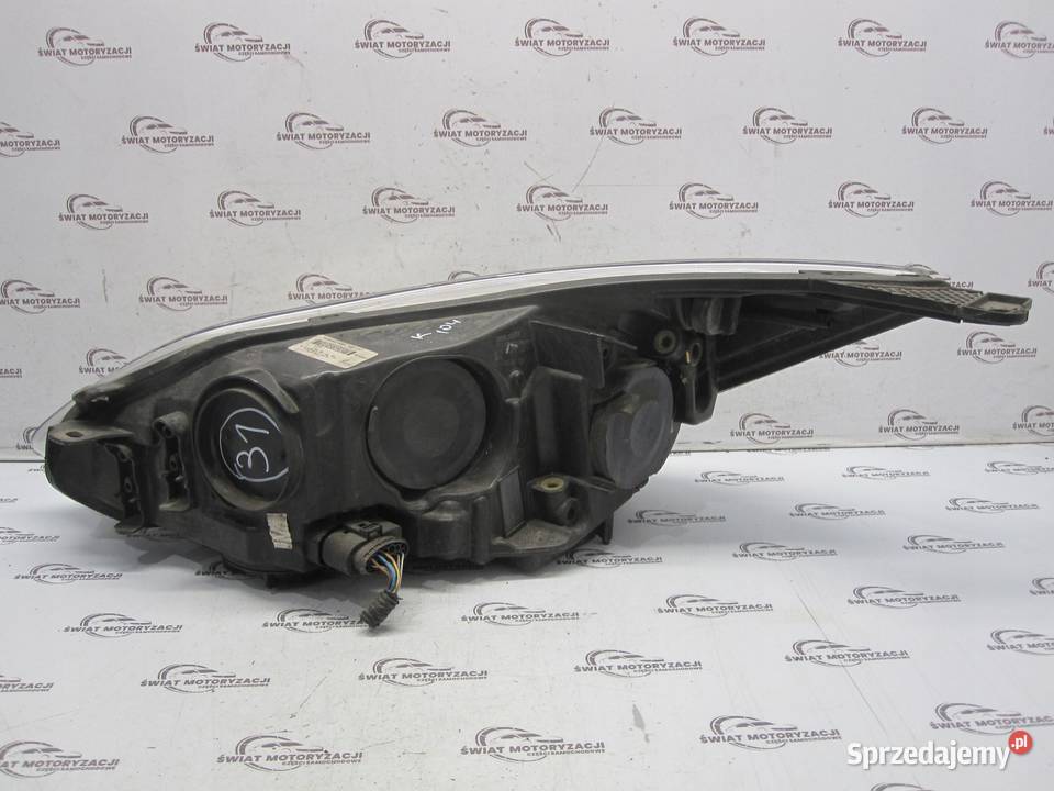 FORD FOCUS MK3 III 13r lampa prawa przód
