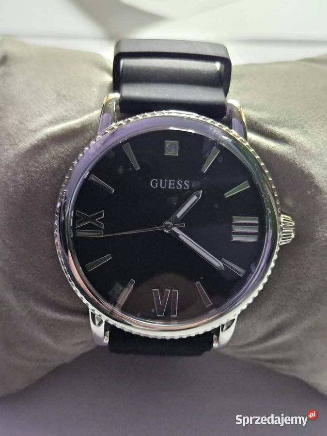 Zegarek marki Guess z pudełkiem