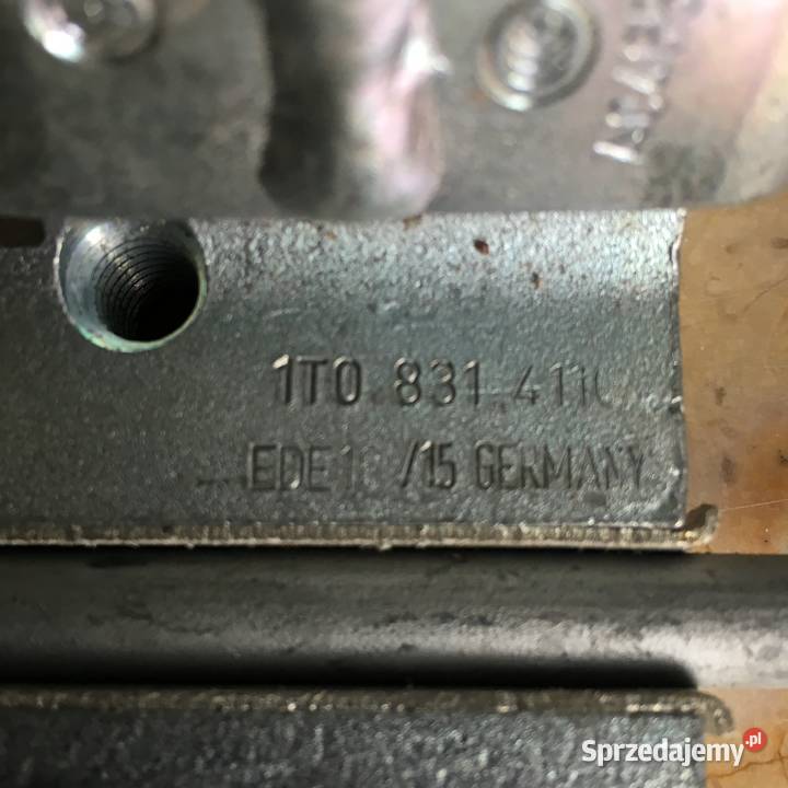 VW Caddy Touran zawias drzwi przód dolny Luzino