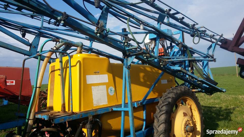 opryskiwacz Caruelle 24m 3000l pomorskie Dzierzgoń sprzedam