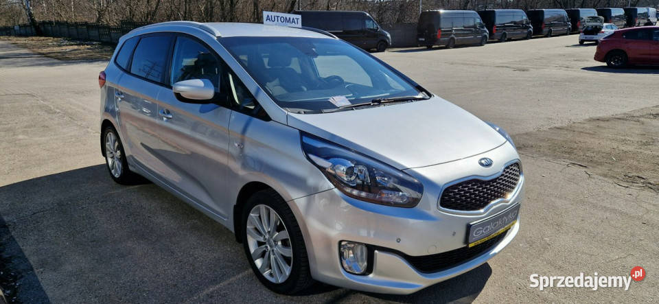 Kia Carens opis 7 osob W podanej Roczna