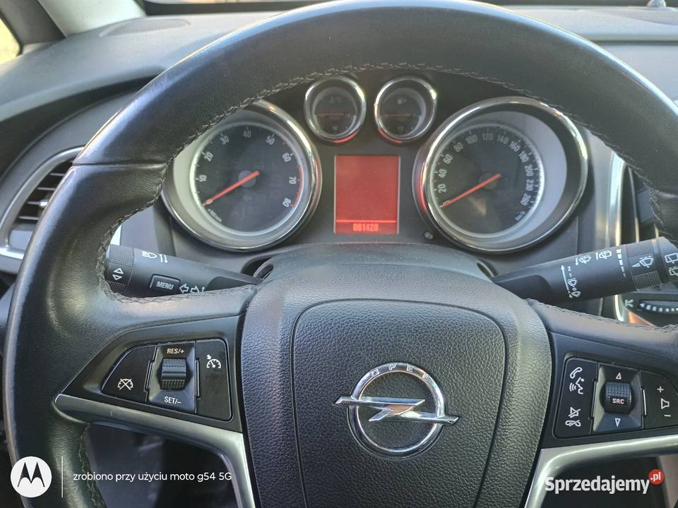 Opel Astra J Cosmo 116 niski przebieg 81 lakier metallic Osięciny sprzedam