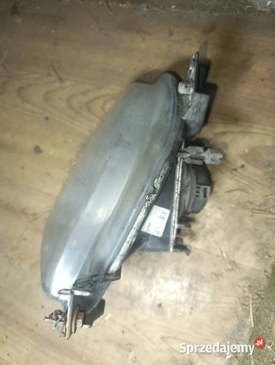 PEUGEOT 607 2001R LAMPA PRZECIWMGŁOWA LEWY PRZÓD