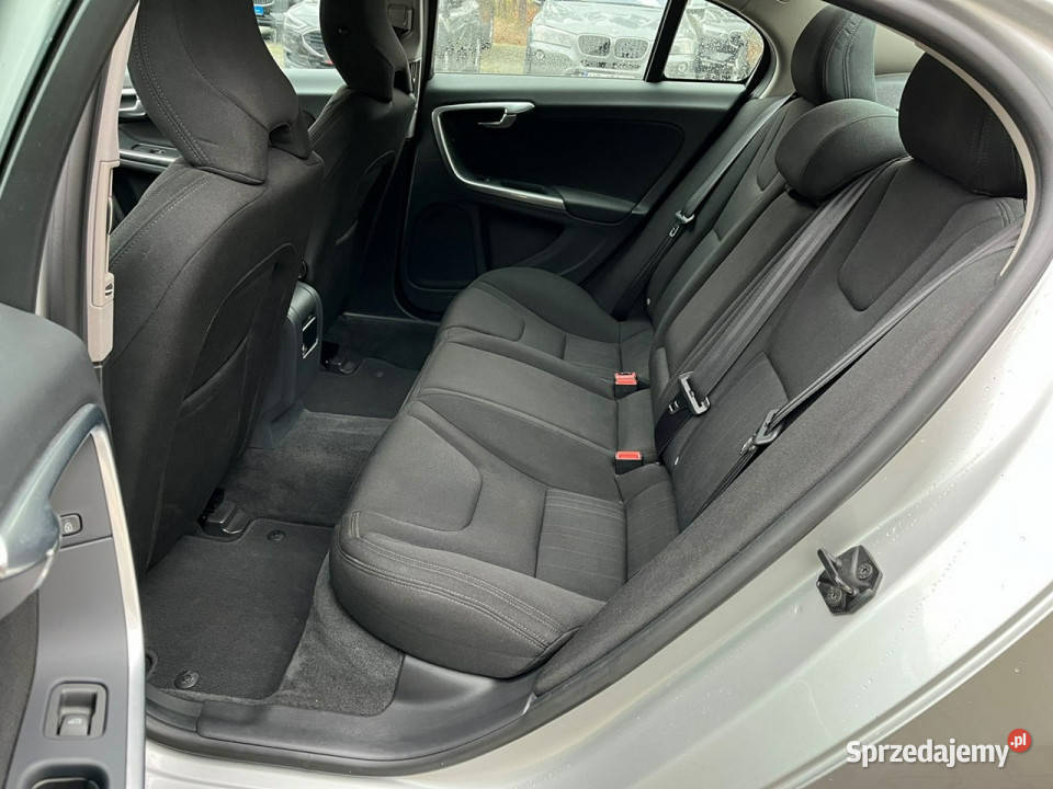 Volvo S60 16 T3 benzyna 150 Xenony Podgrzewane nieuszkodzony sprzedam