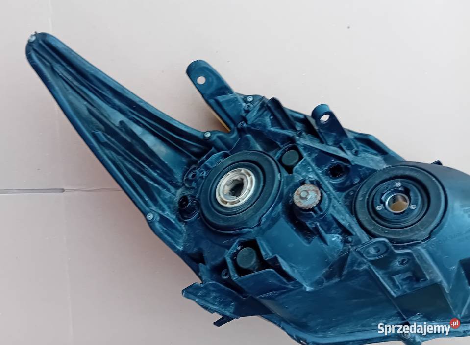 Toyota Prius III reflektor lampa lewy przód Lampy przednie Przeźmierowo