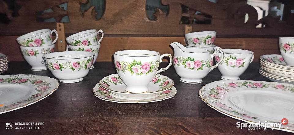 Filiżanka z talerzykiem deserowym Róże
Colclough Porcelana i szkło Gdańsk
