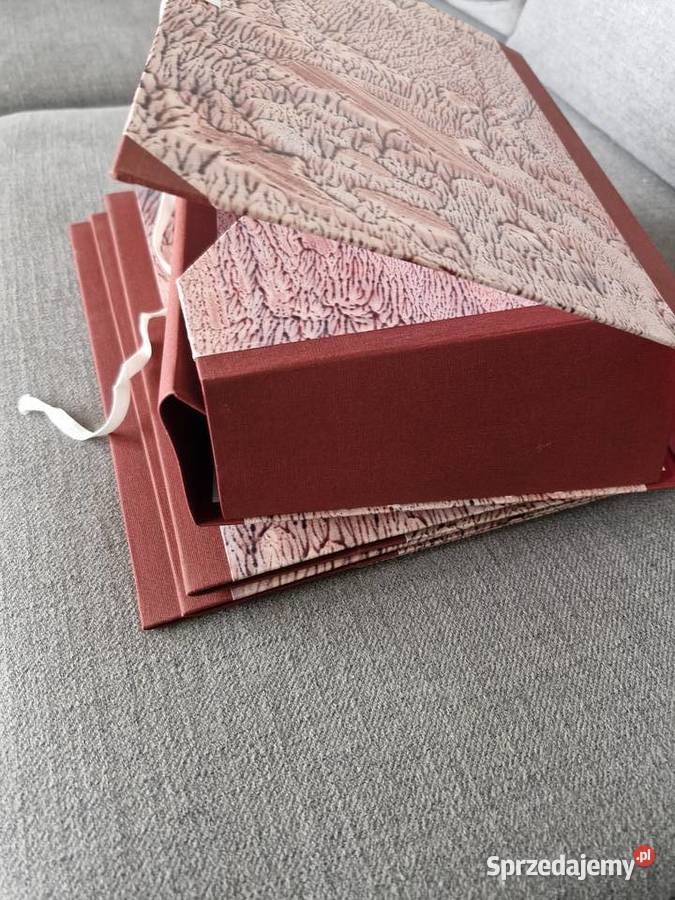 teczki biurowe do archiwizowania dokumentów