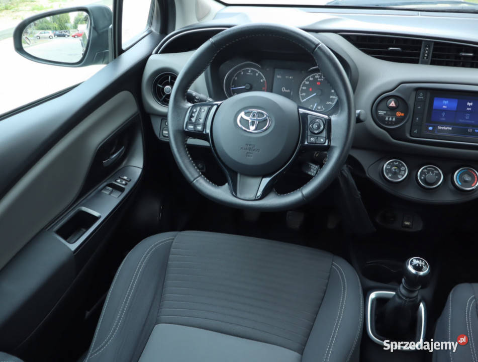 Toyota Yaris 15 Dual VVTi pełny VAT Łódź