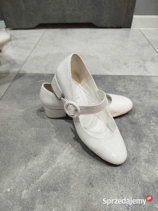 Alba komunijna Łasin