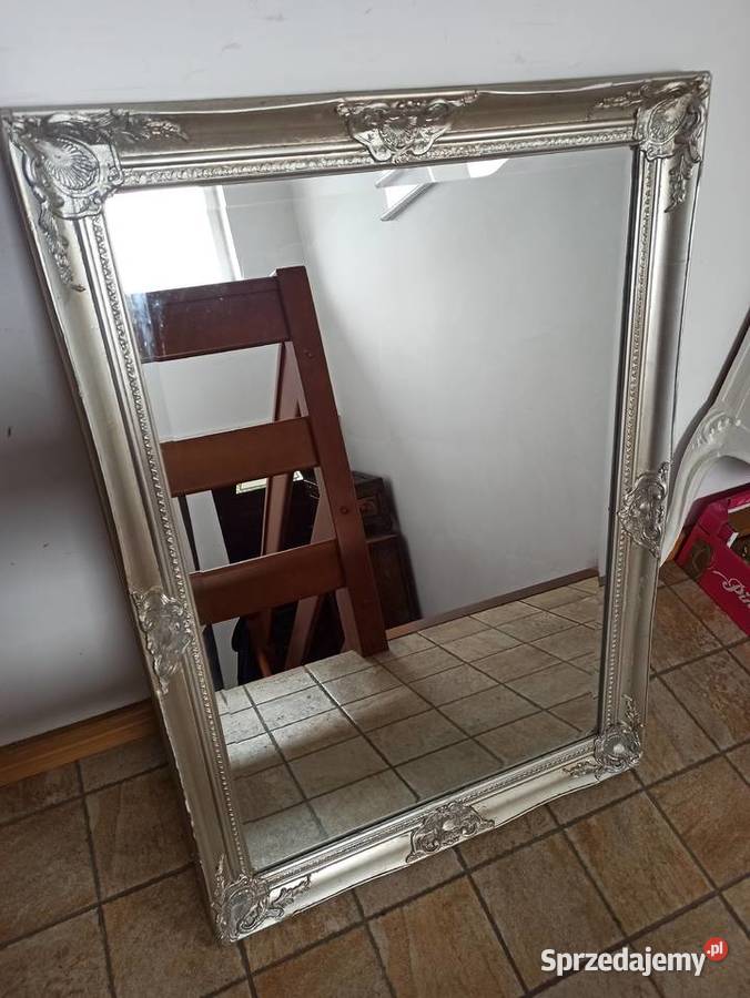 Lustro w srebrnej ramie Anglia Budzyń