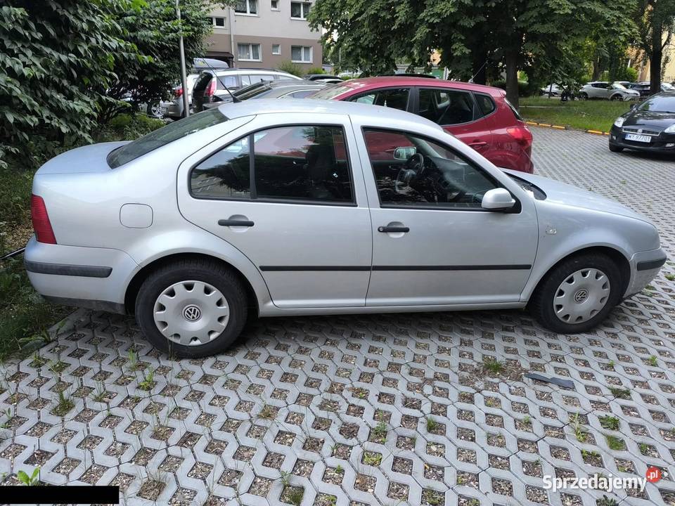VW Bora 14 benzyna 75 2000r odpala jeździ ważne mazowieckie