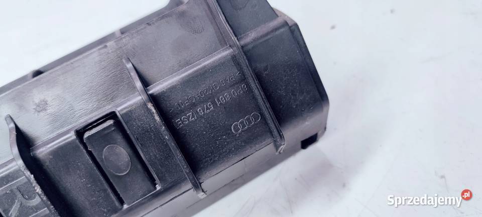 SCHOWEK FOTELA PRAWY AUDI A3 8P 8P0881578 BEŻ osobowe Przystajń sprzedam