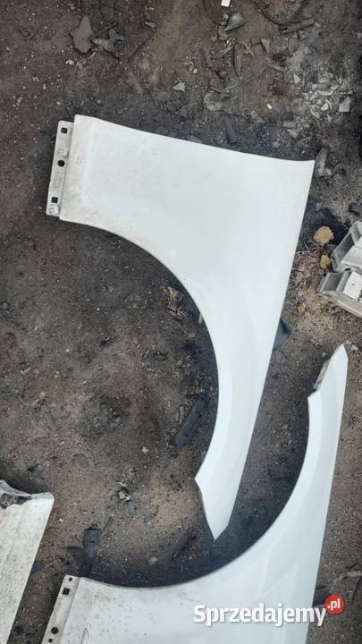 Błotnik prawy Mercedes w204 lift 149 Książ Wielkopolski