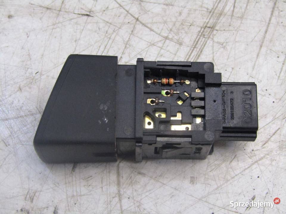 PRZEŁĄCZNIK PRZYCISK ŚWIATEŁ AWARYJNYCH QASHQAI