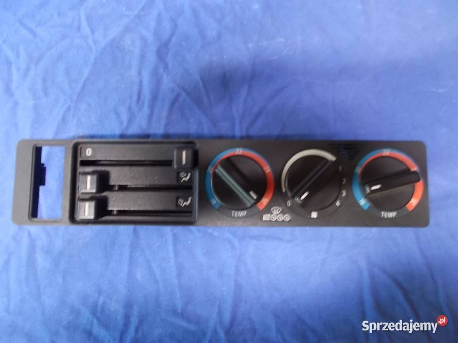 Panel nawiewu BMW 5 E34 Poniatowa sprzedam