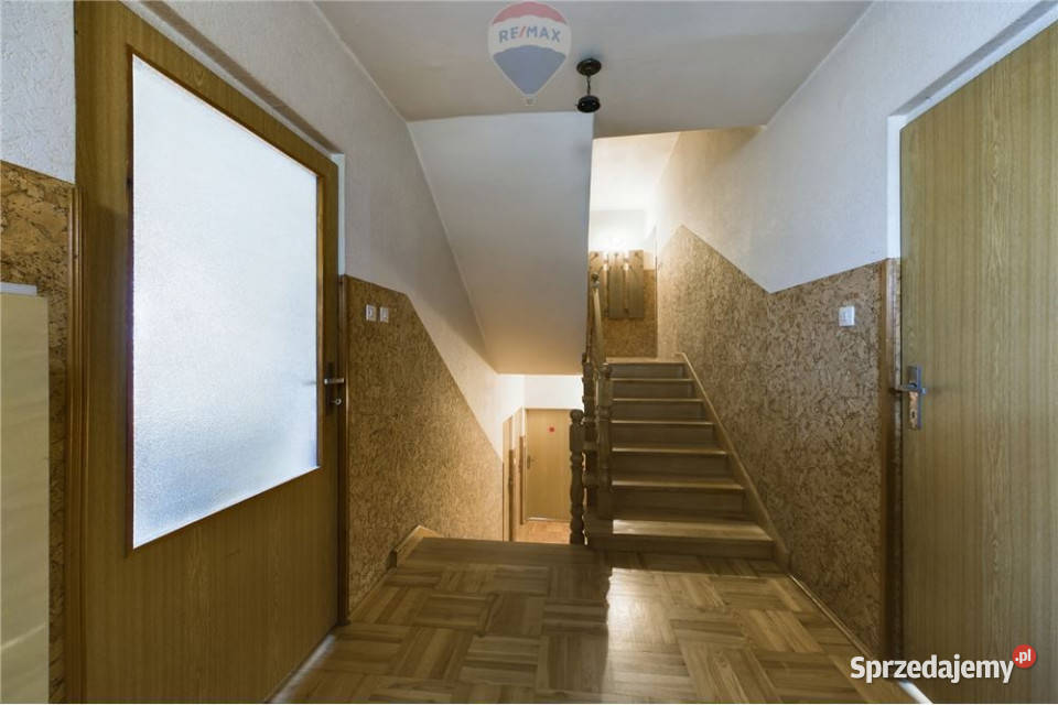 Elegancki dom komfort przestrzeń i możliwości piwnica Jabłonka