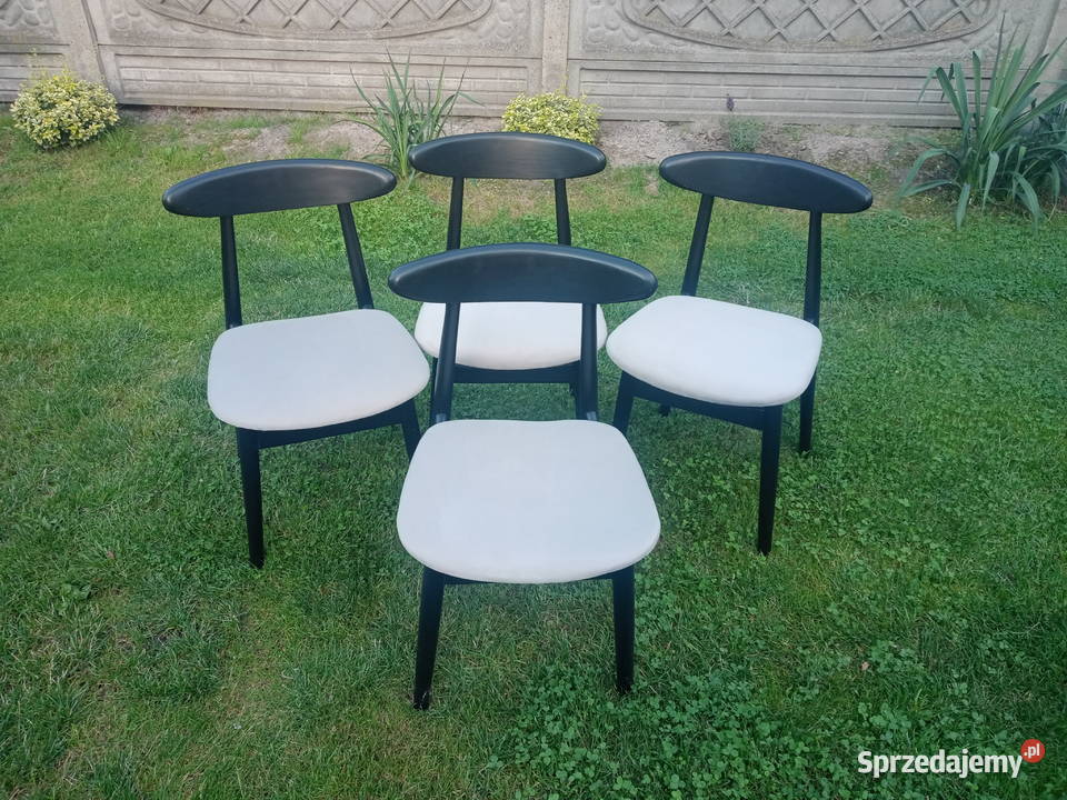 kplkrzeseł w idealnym stanie Meble