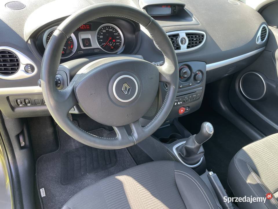 ŁADNE CLIO 12b Łask