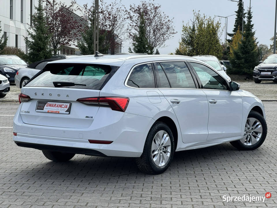 koda Octavia światła LED Suchy Las