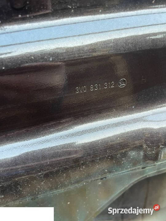 Skoda Superb 3V0 drzwi prawy przód