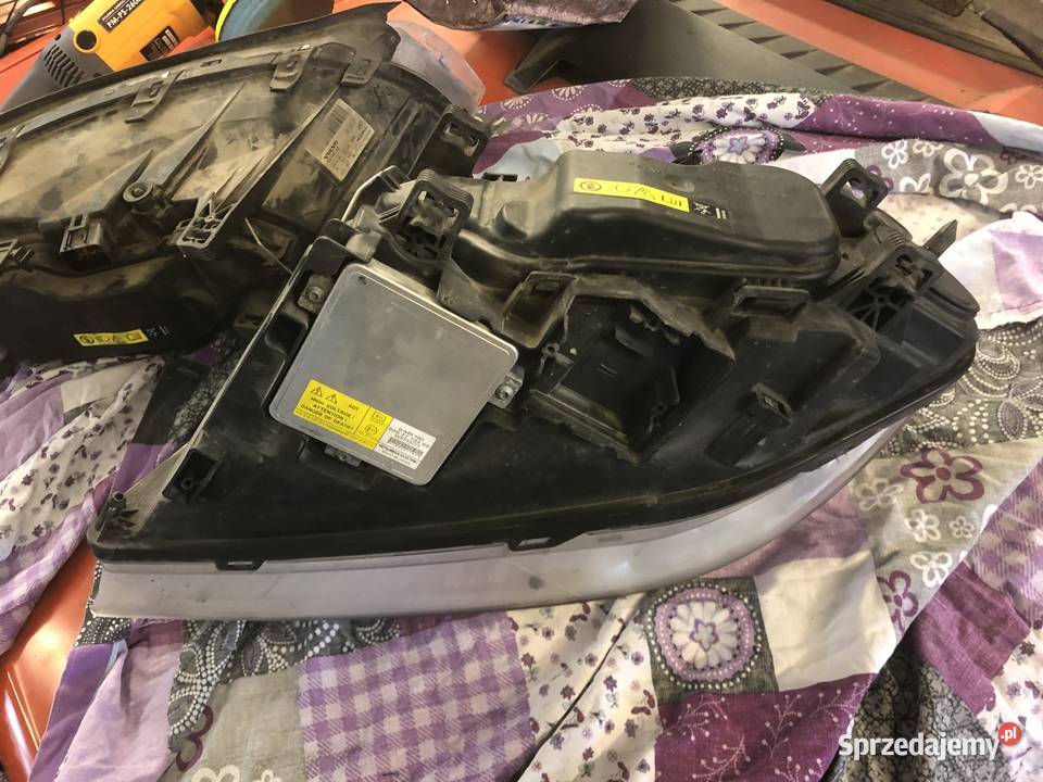 Lampy przód ksenon VOLVO S80 2006r uszkodzone Darłowo
