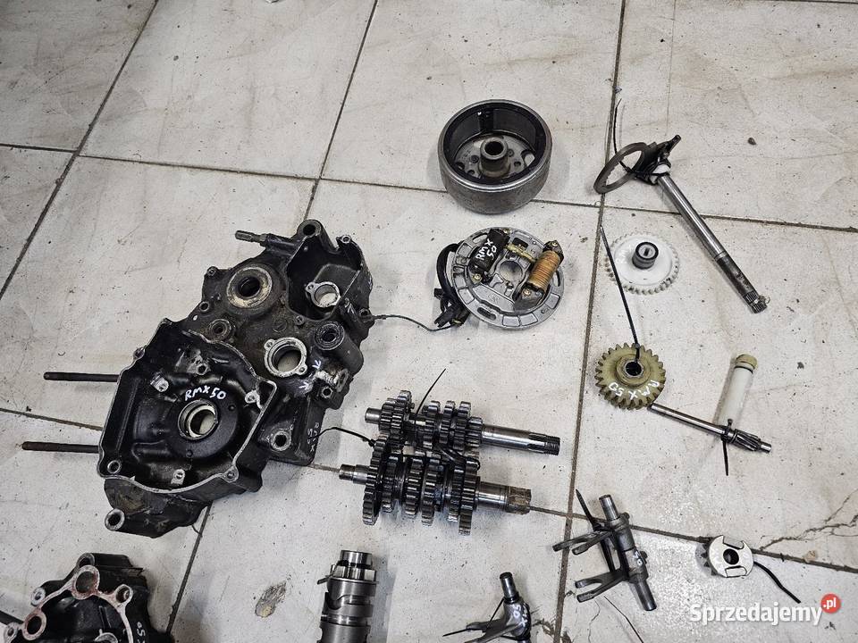 Suzuki RMX 50 SMX 50 silnik części wał kartery Jelenia Góra