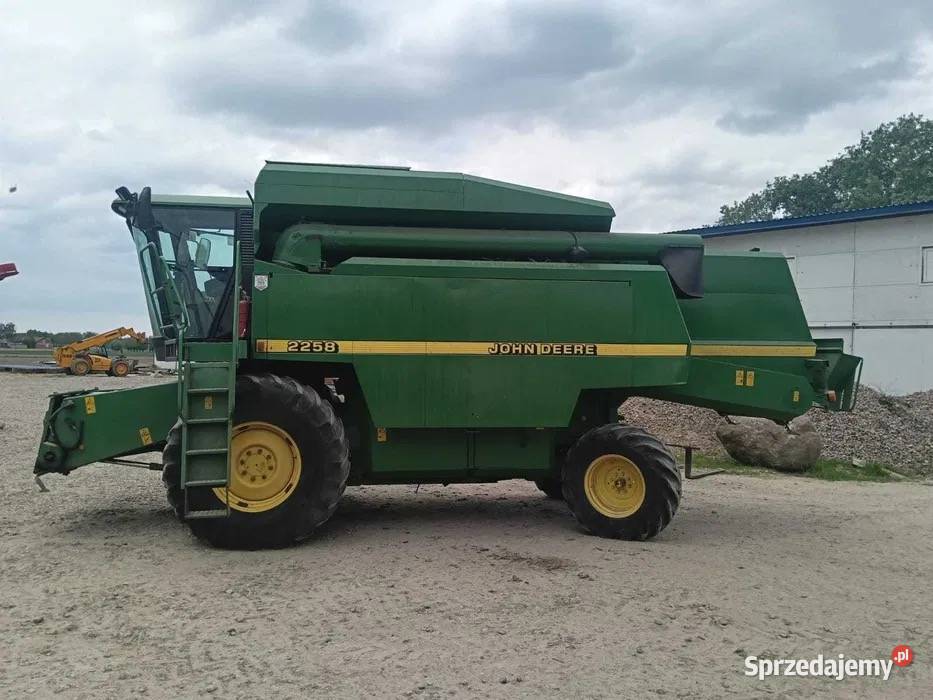 Kombajn John Deere 2258 heder 488m 1997r niski