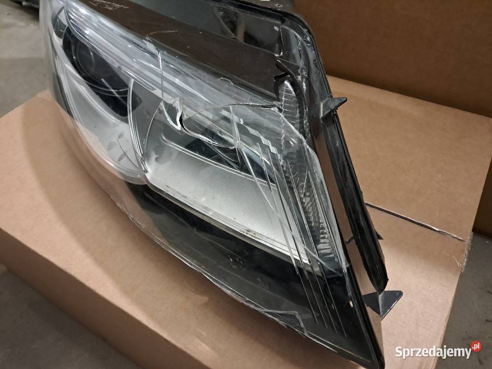 Lampa ksenon skrętny Audi A3 8P0941030 BM Siennica