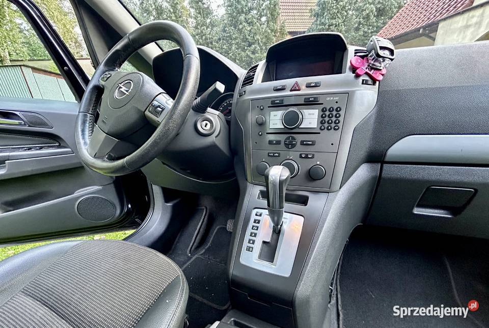 7 osobowy rodzinny ekonomiczny Opel Zafira Cosmo Radomsko sprzedam