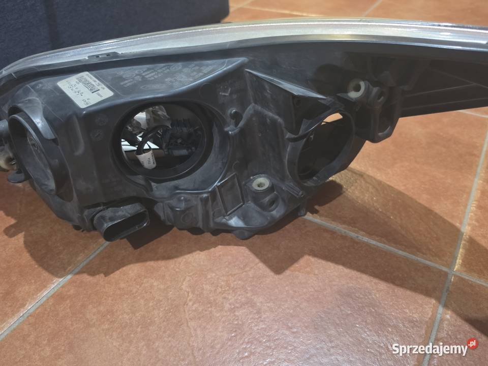 Ford Focus MK3 reflektory przednie Nowy Tomyśl