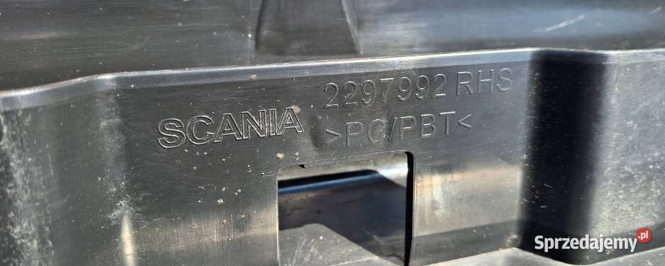 SCANIA R S LISTWA NAKŁADKA BŁOTNIKA NADKOLA Listwy i nakładki Bieleń