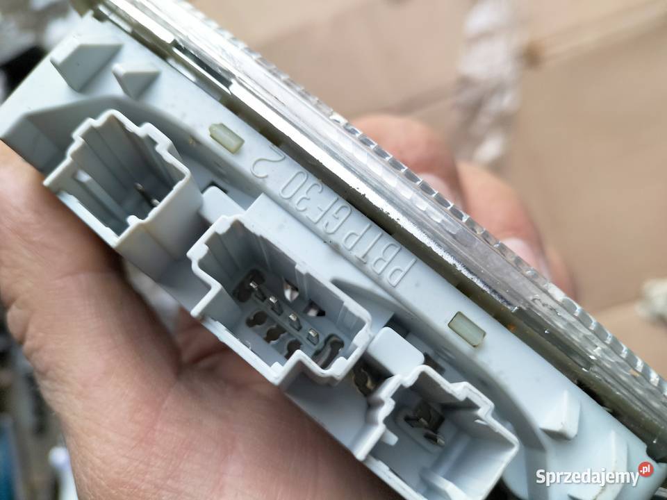 Peugeot 307 PRZEDNIA LAMPKA WNĘTRZA OŚWIETLENIE Kamień-Kolonia